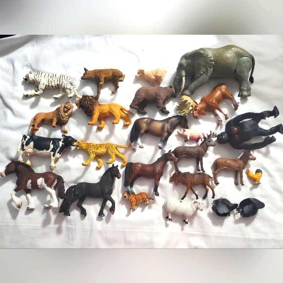 : lot of 24 Schieich T.M, tree house kids, happy kin, funrise,battat Figure Toys - Picture 1 of 14